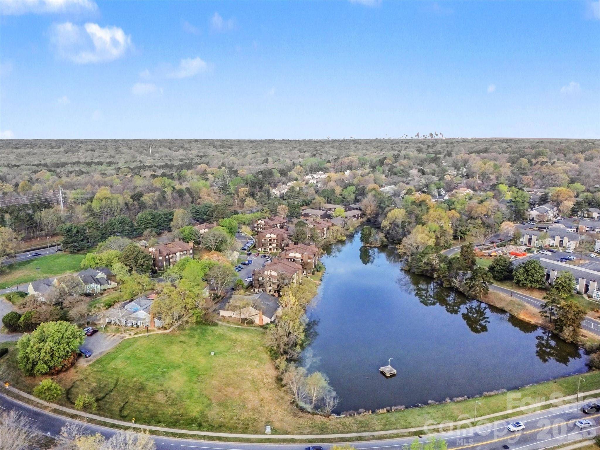 1725 Village Lake DR, Charlotte, NC 28212