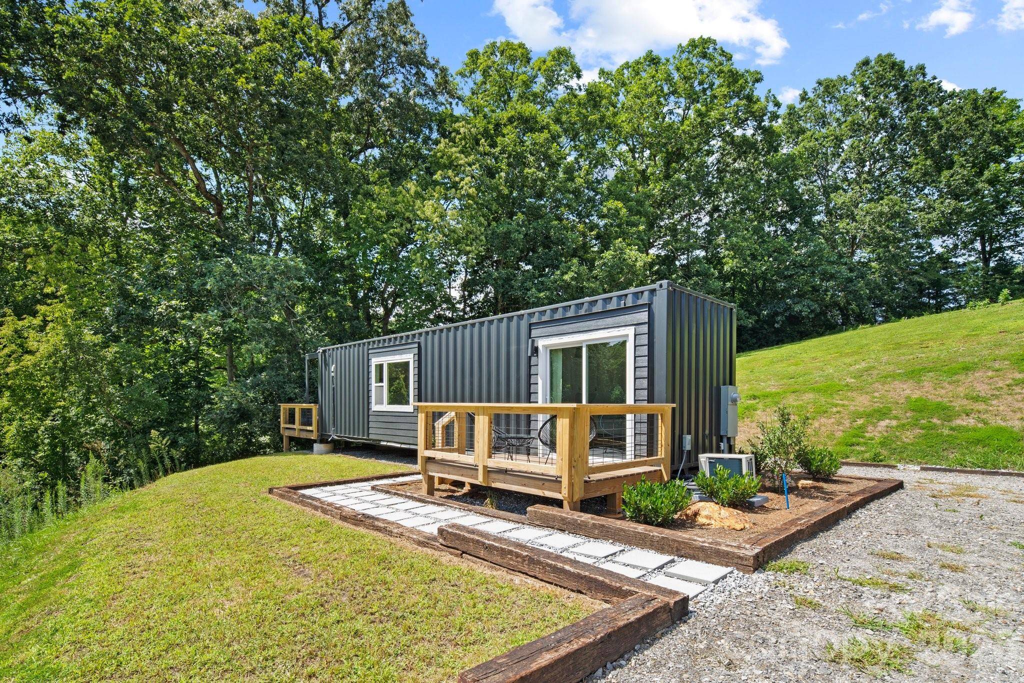 8 & 10 George Allen RDG #A & B, Arden, NC 28704