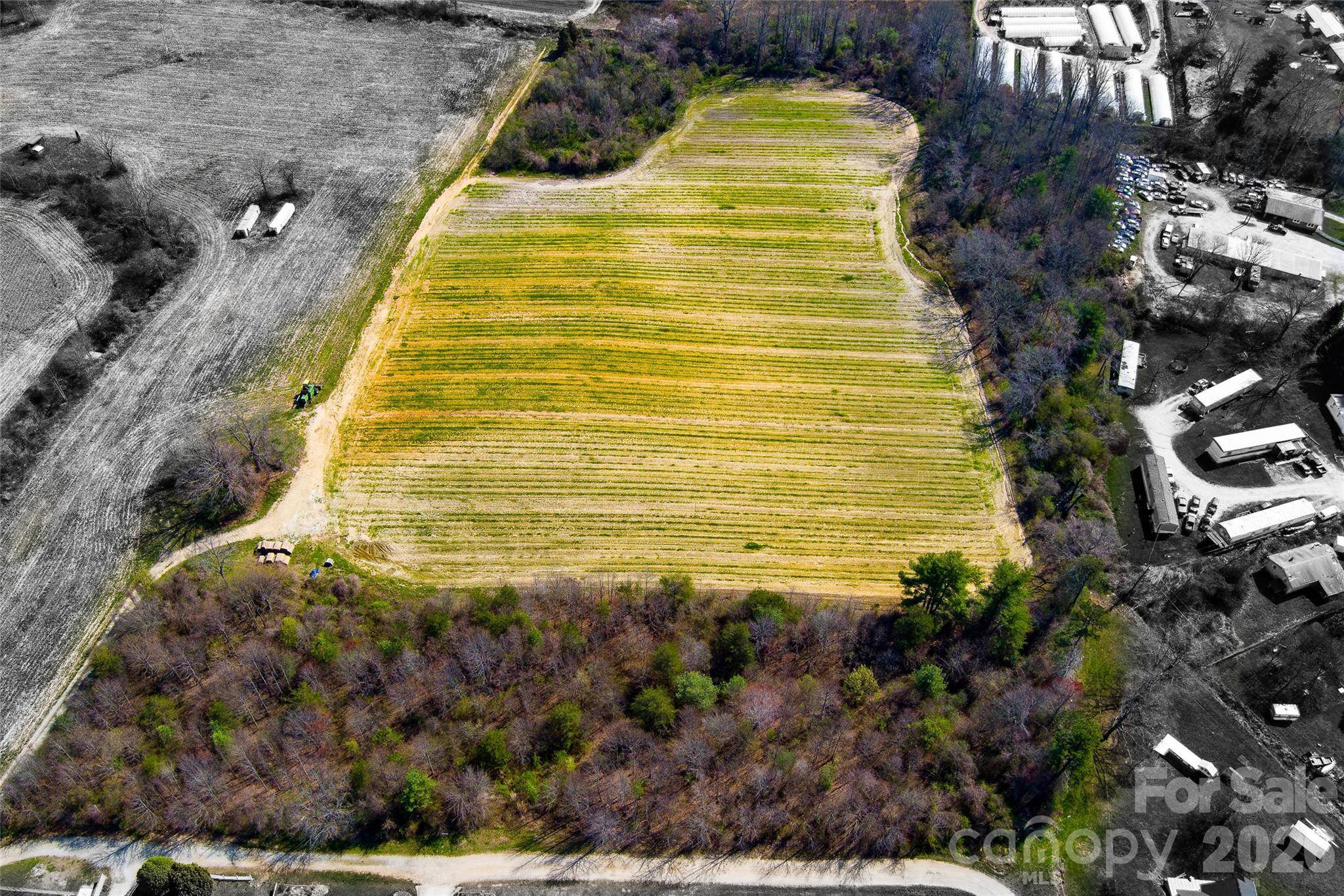 TBD Mohican TRL, Hendersonville, NC 28726