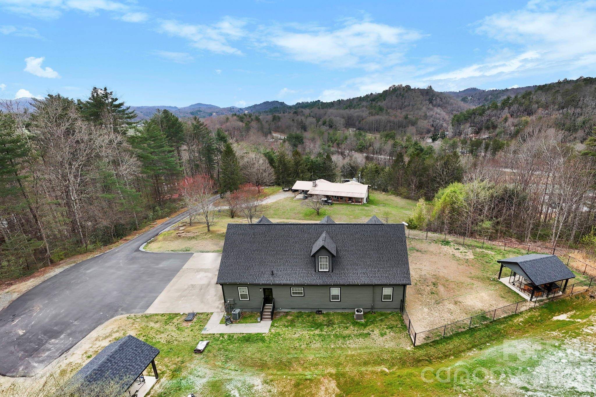 67 Nimitz DR, Brevard, NC 28712