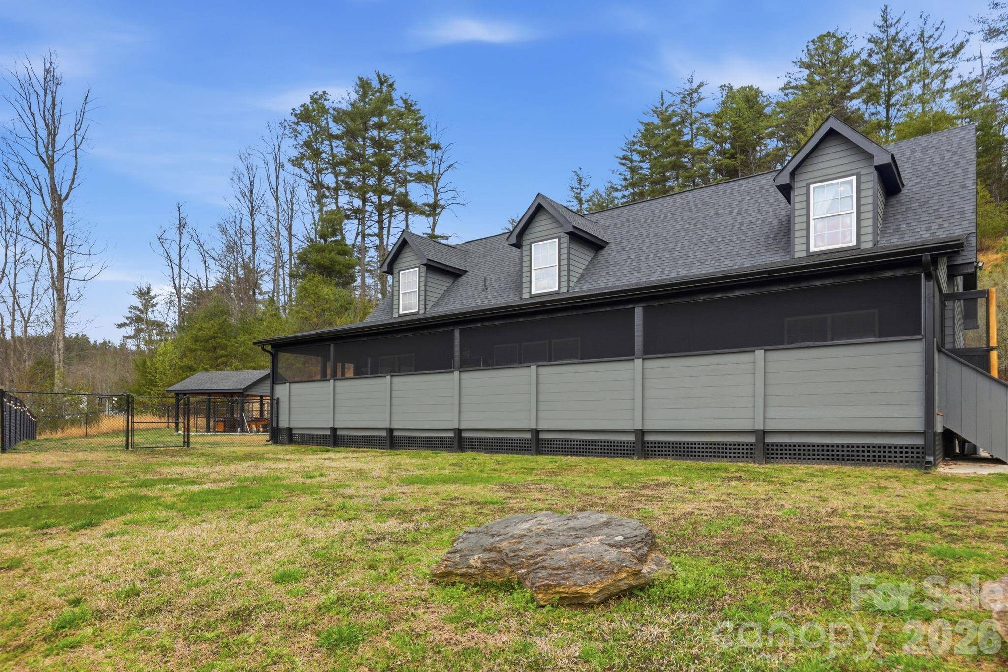 67 Nimitz DR, Brevard, NC 28712