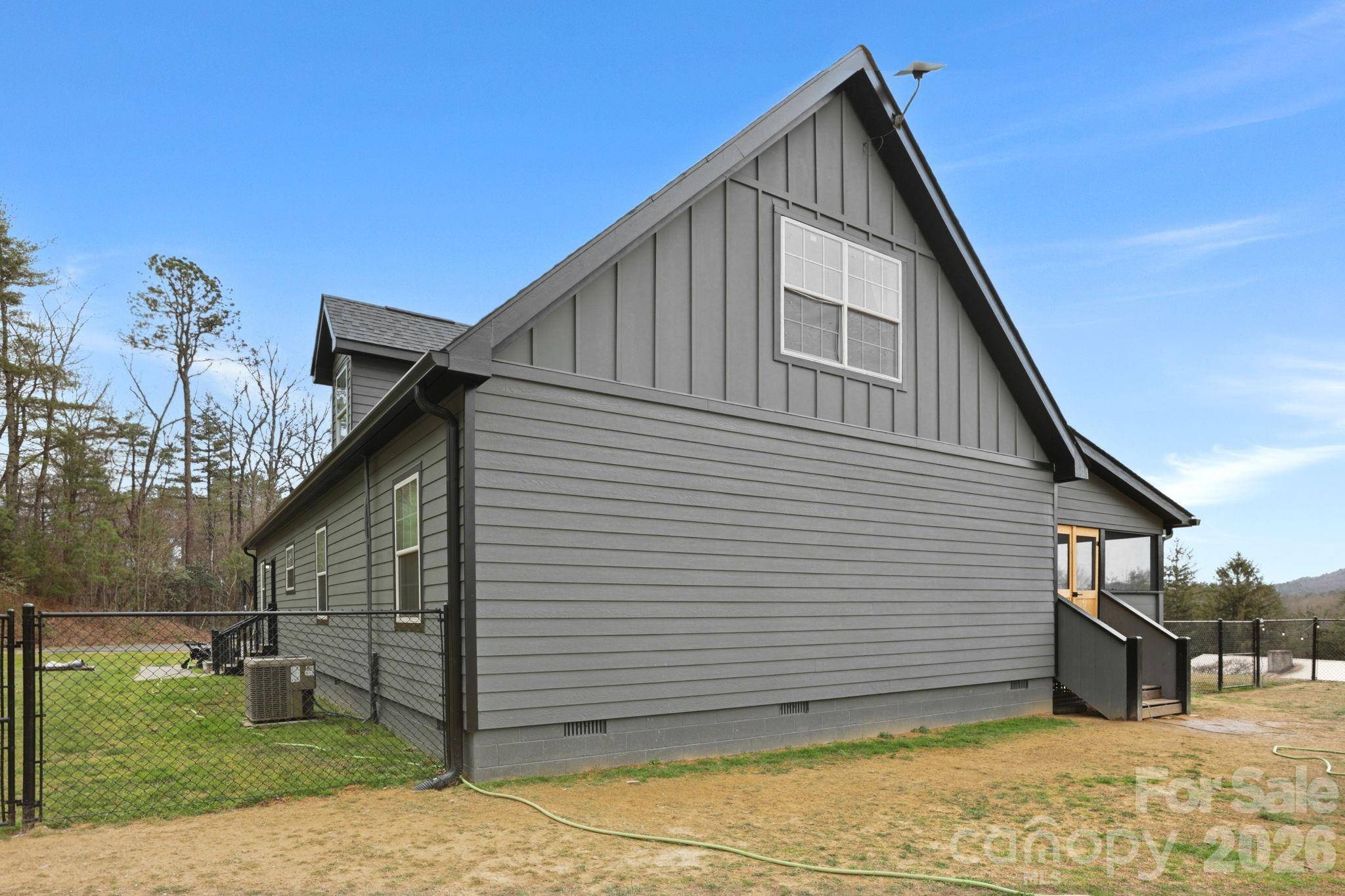 67 Nimitz DR, Brevard, NC 28712