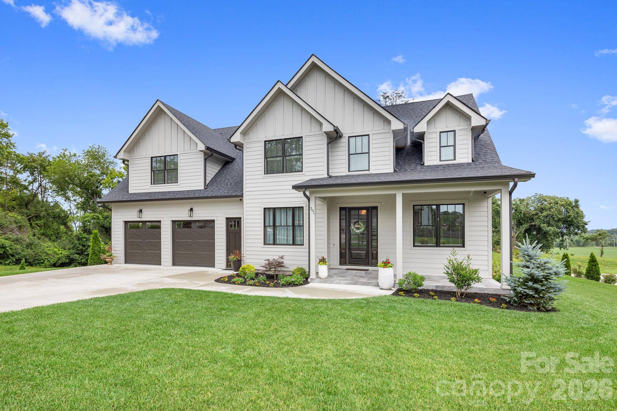 301 Rockbridge RD, Mills River, NC 28759