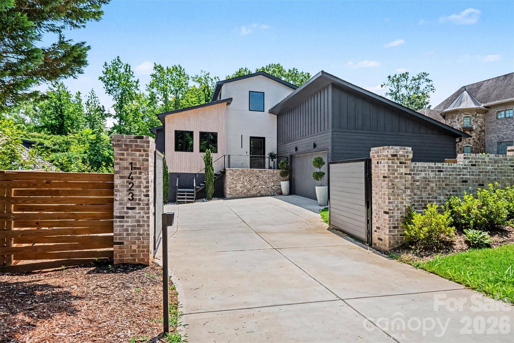 1423 S Wendover RD, Charlotte, NC 28211