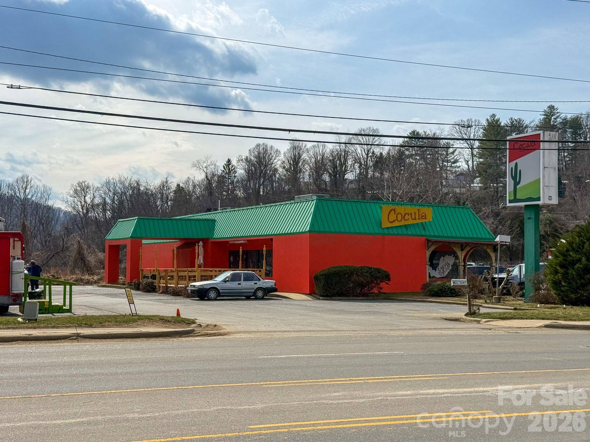 1297 Tunnel RD, Asheville, NC 28805