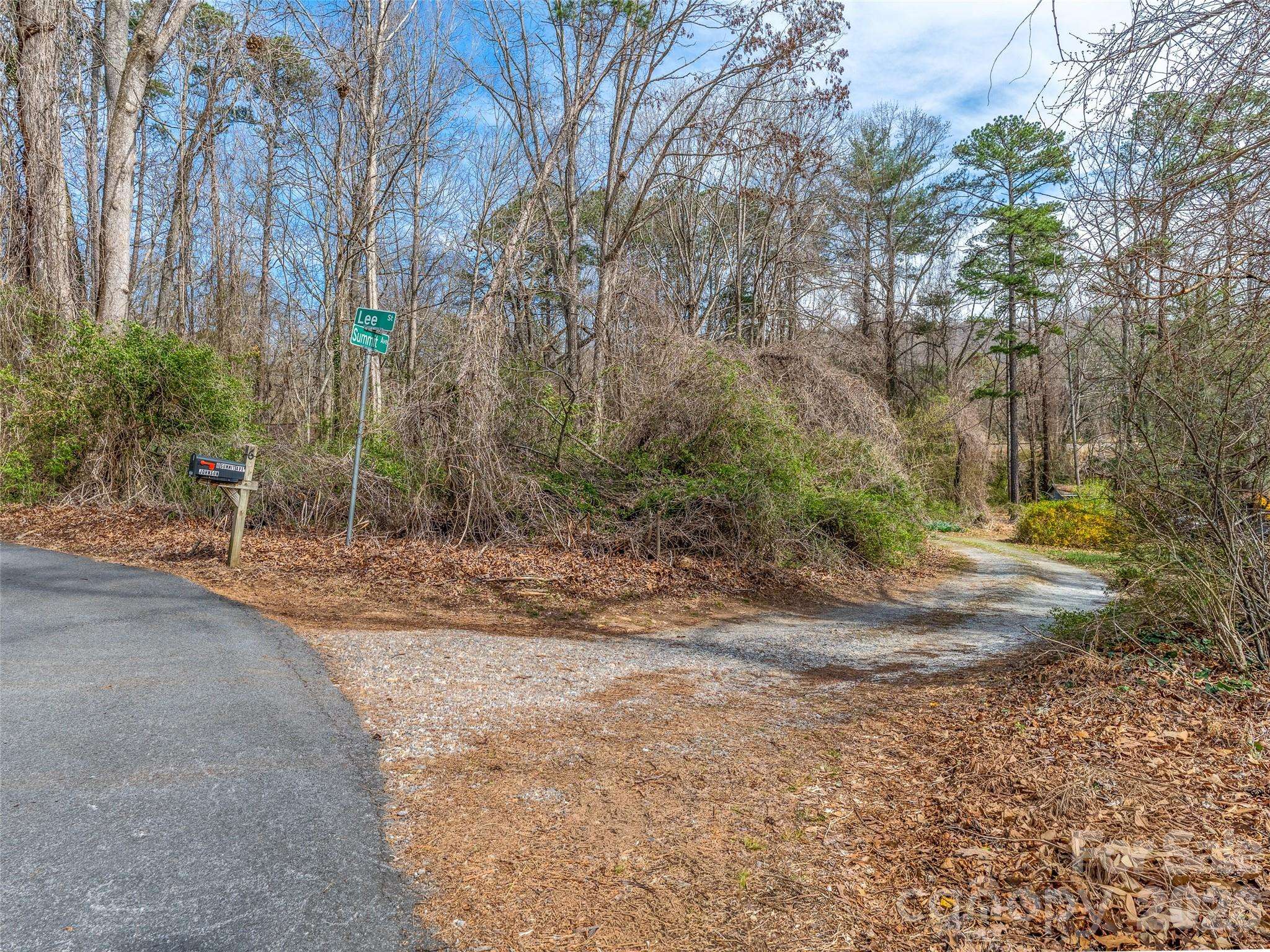 99999 Summit AVE #A, Asheville, NC 28803