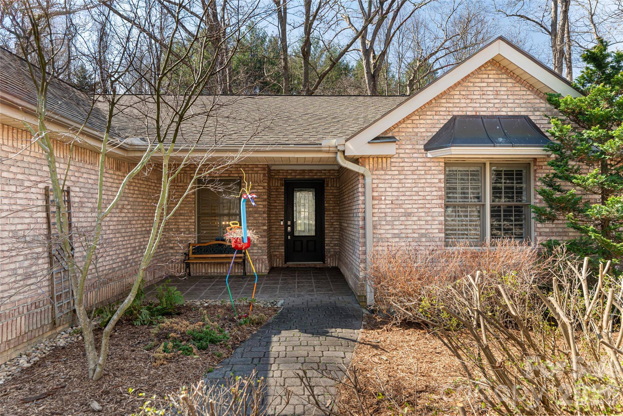 106 Oak Hollow CT, Asheville, NC 28805