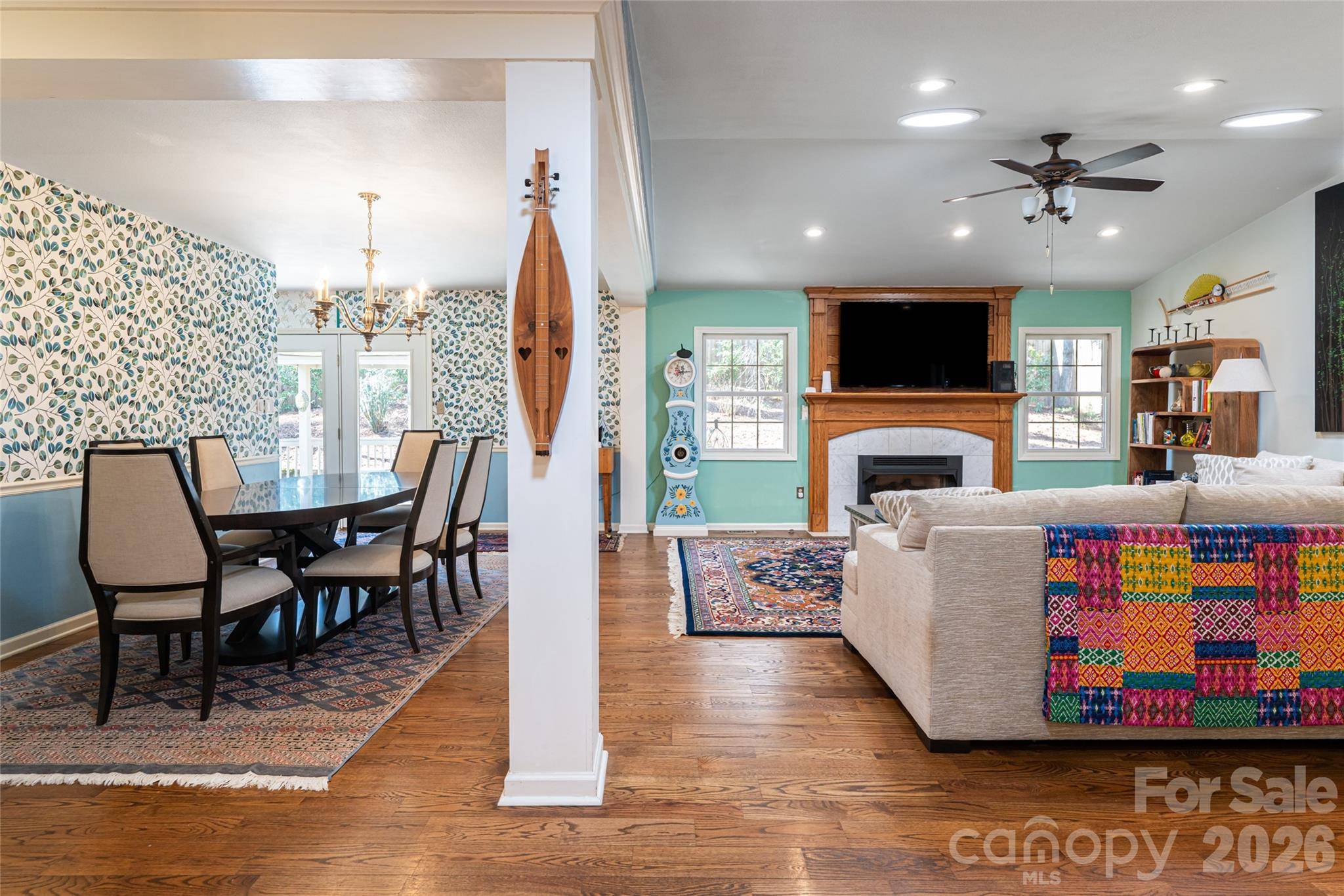 106 Oak Hollow CT, Asheville, NC 28805