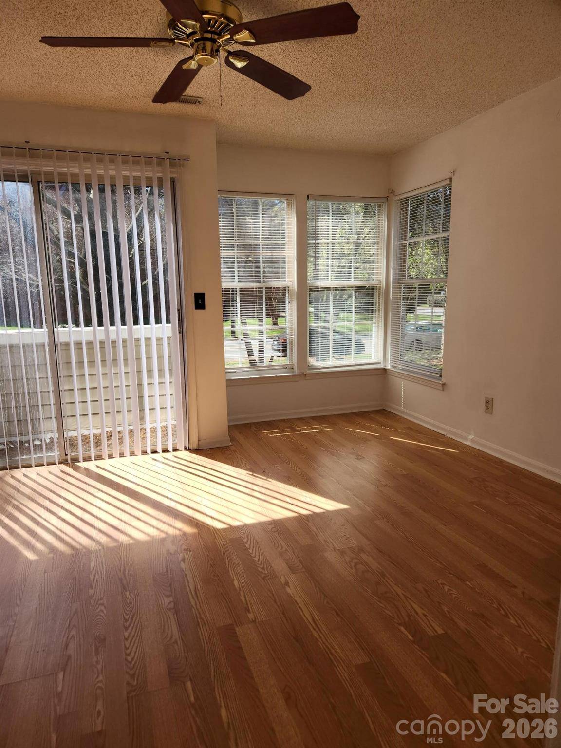 9607-G Vinca CIR, Charlotte, NC 28213