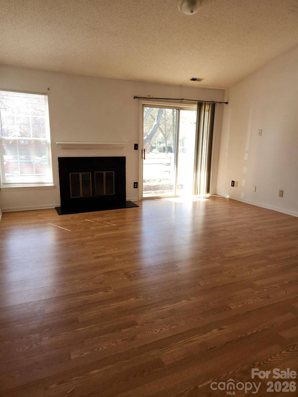 9607-G Vinca CIR, Charlotte, NC 28213