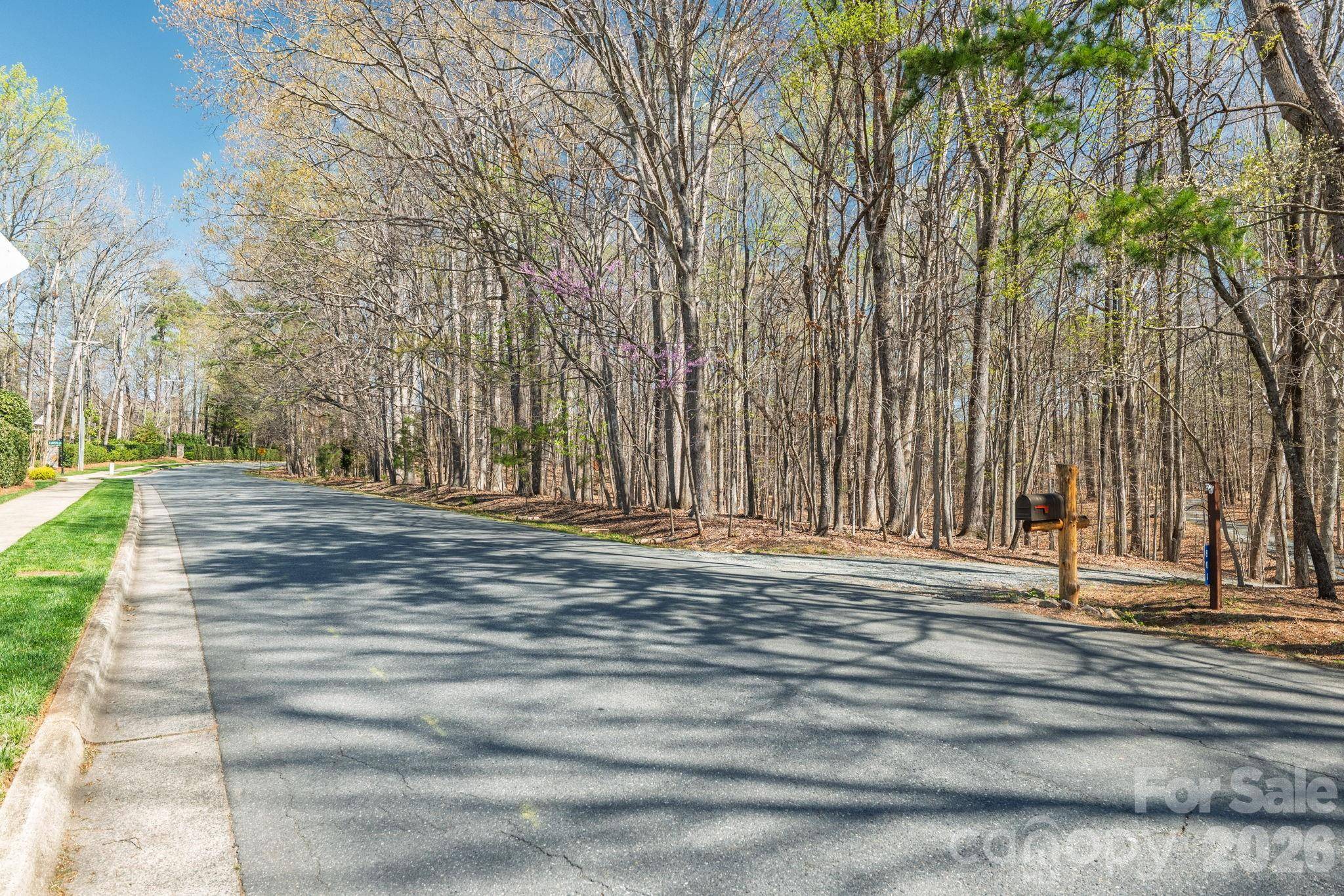 801 Reverdy LN, Matthews, NC 28105