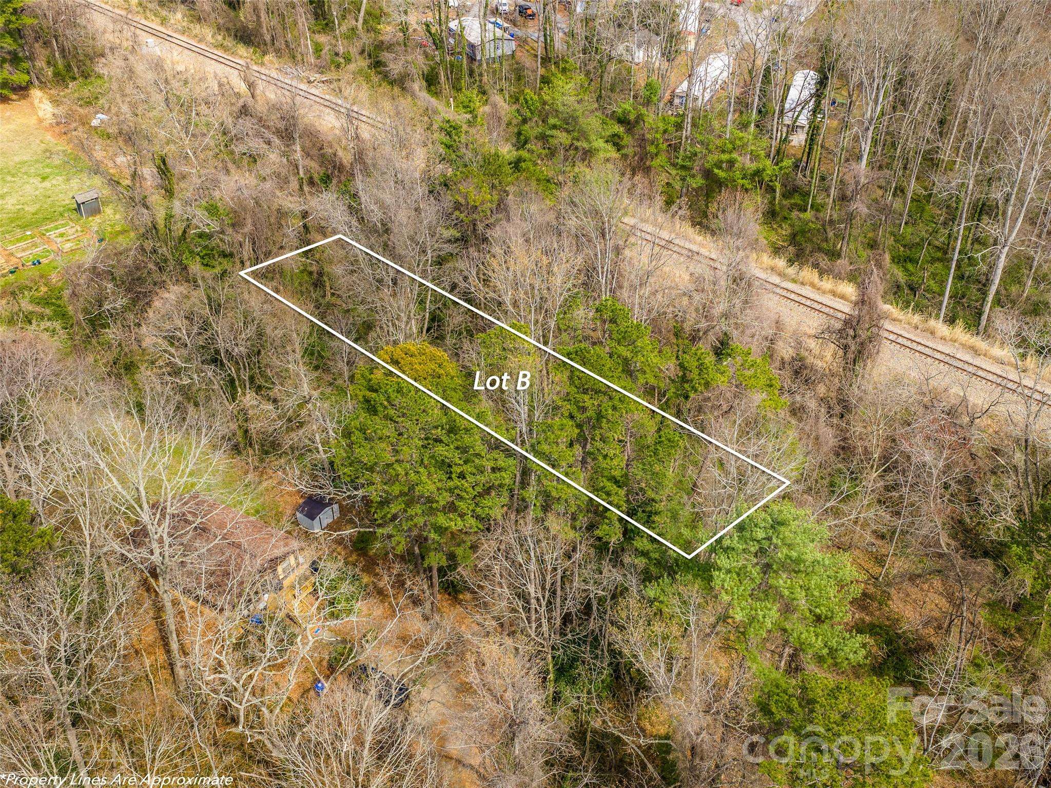 99999 Summit AVE #B, Asheville, NC 28803
