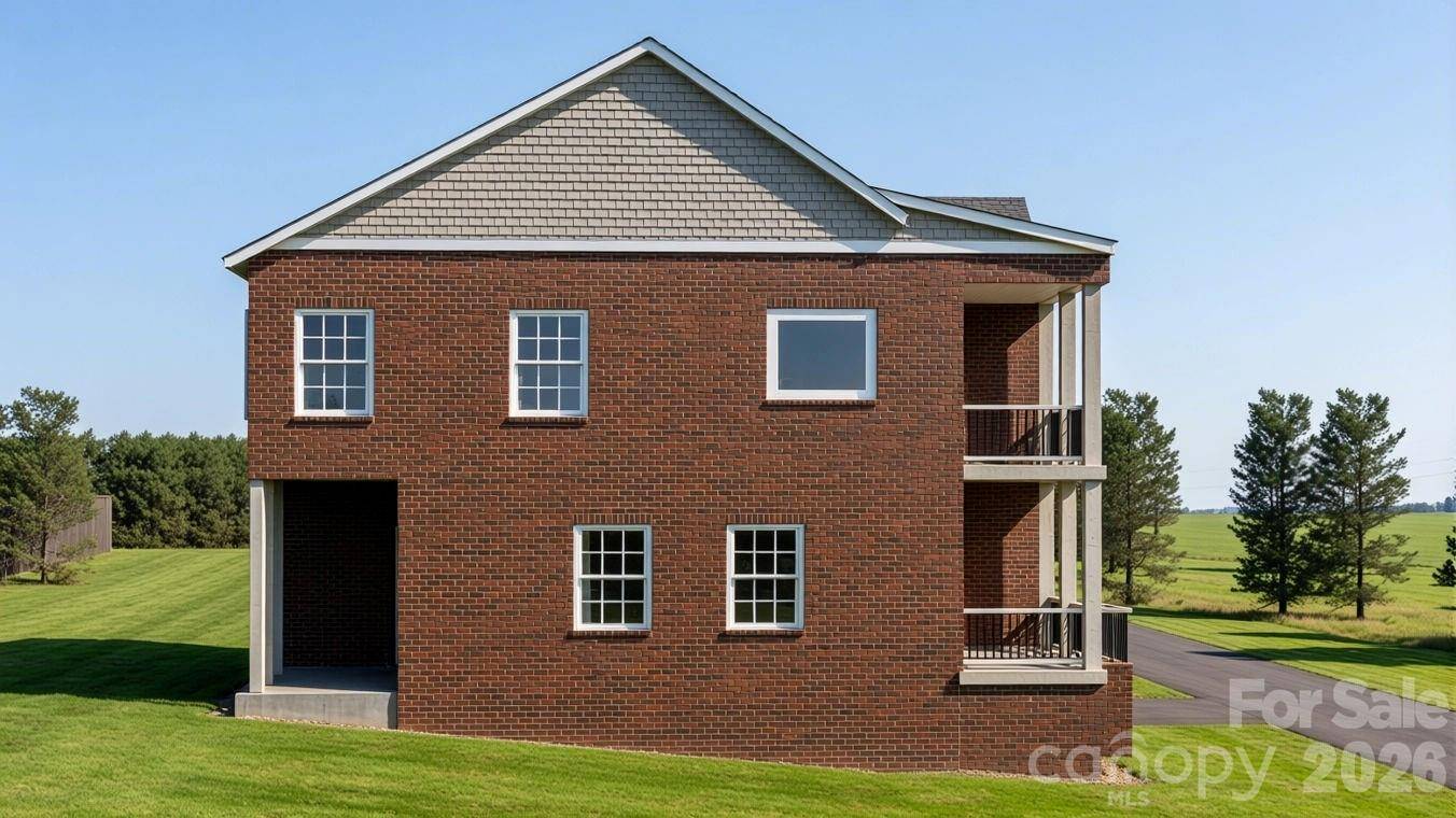 753 Chatsworth CIR, Lenoir, NC 28645