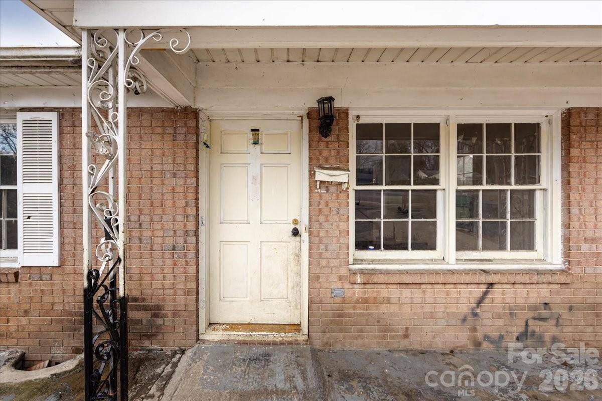 1628 Eastway DR, Charlotte, NC 28205