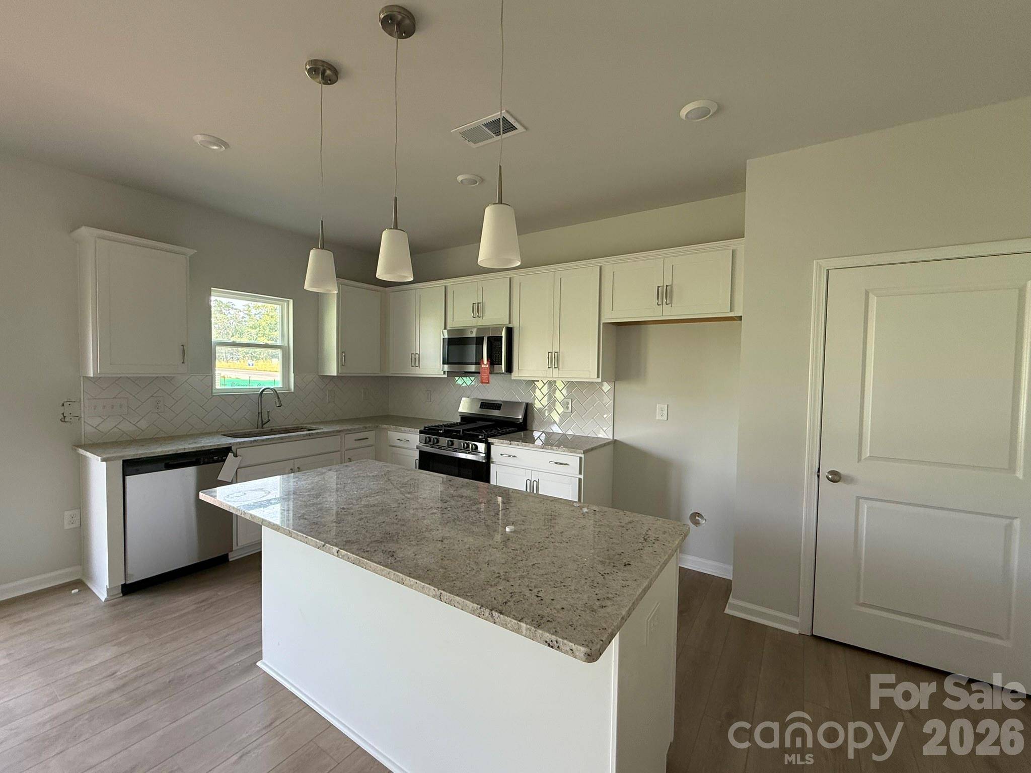 1305 Bansal DR, Charlotte, NC 28215
