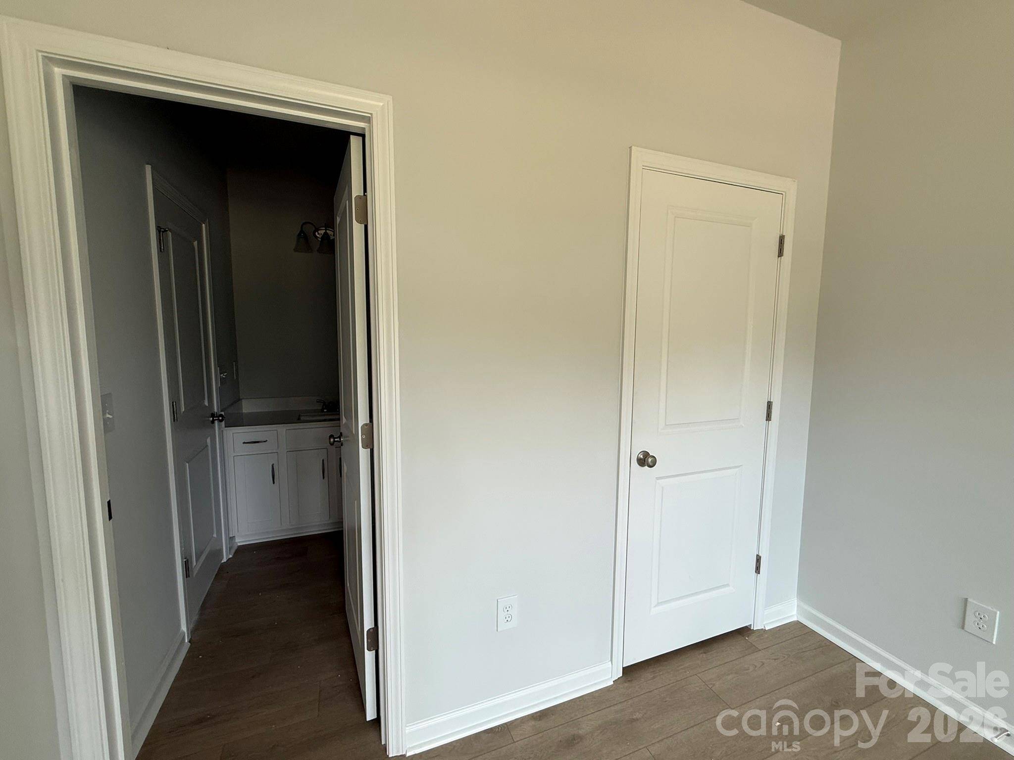 1305 Bansal DR, Charlotte, NC 28215