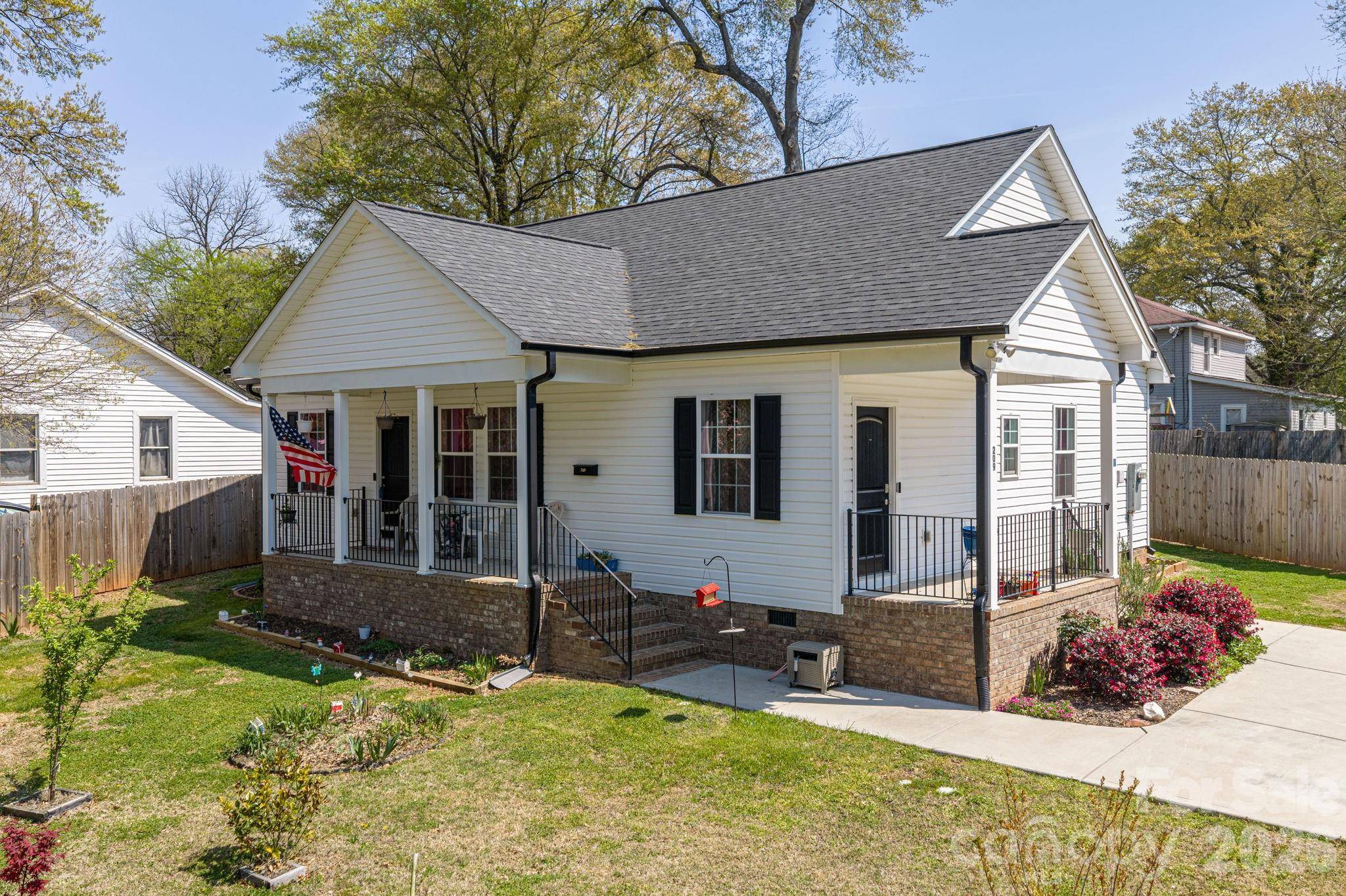 209 Wood ST, Mount Holly, NC 28120