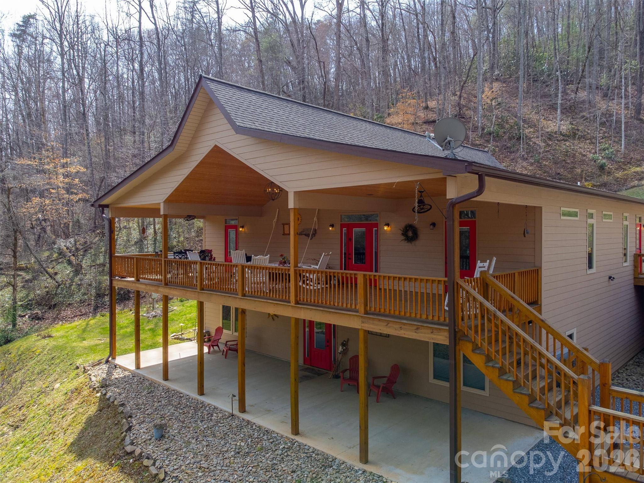151 High Grove Pkwy, Whittier, NC 28789