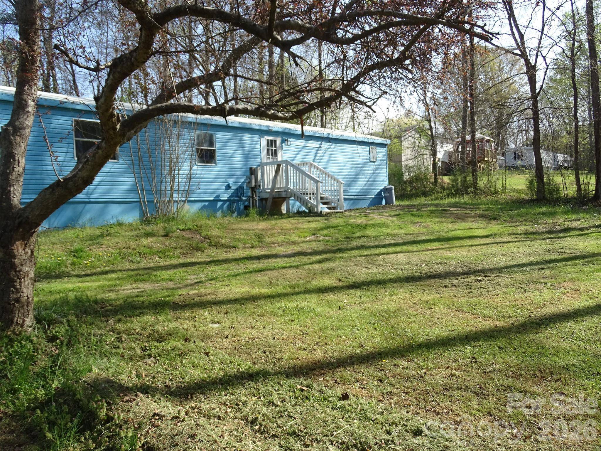 453 Riverview LN, Lexington, NC 27292