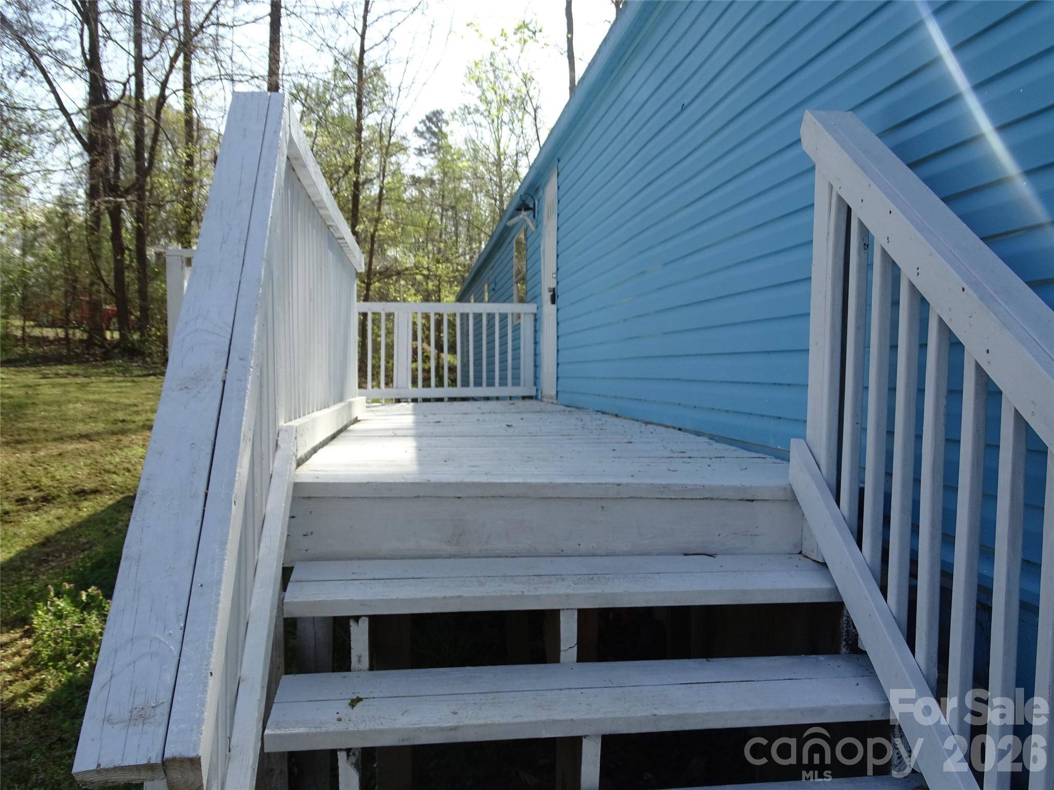 453 Riverview LN, Lexington, NC 27292