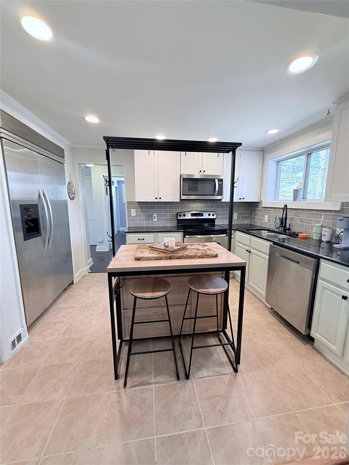 3743 Crosland RD, Winston Salem, NC 27106
