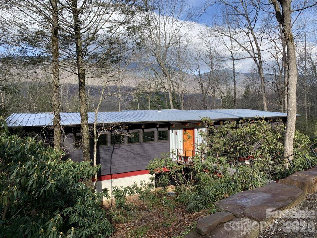 448 Mt. Mitchell DR, Burnsville, NC 28714