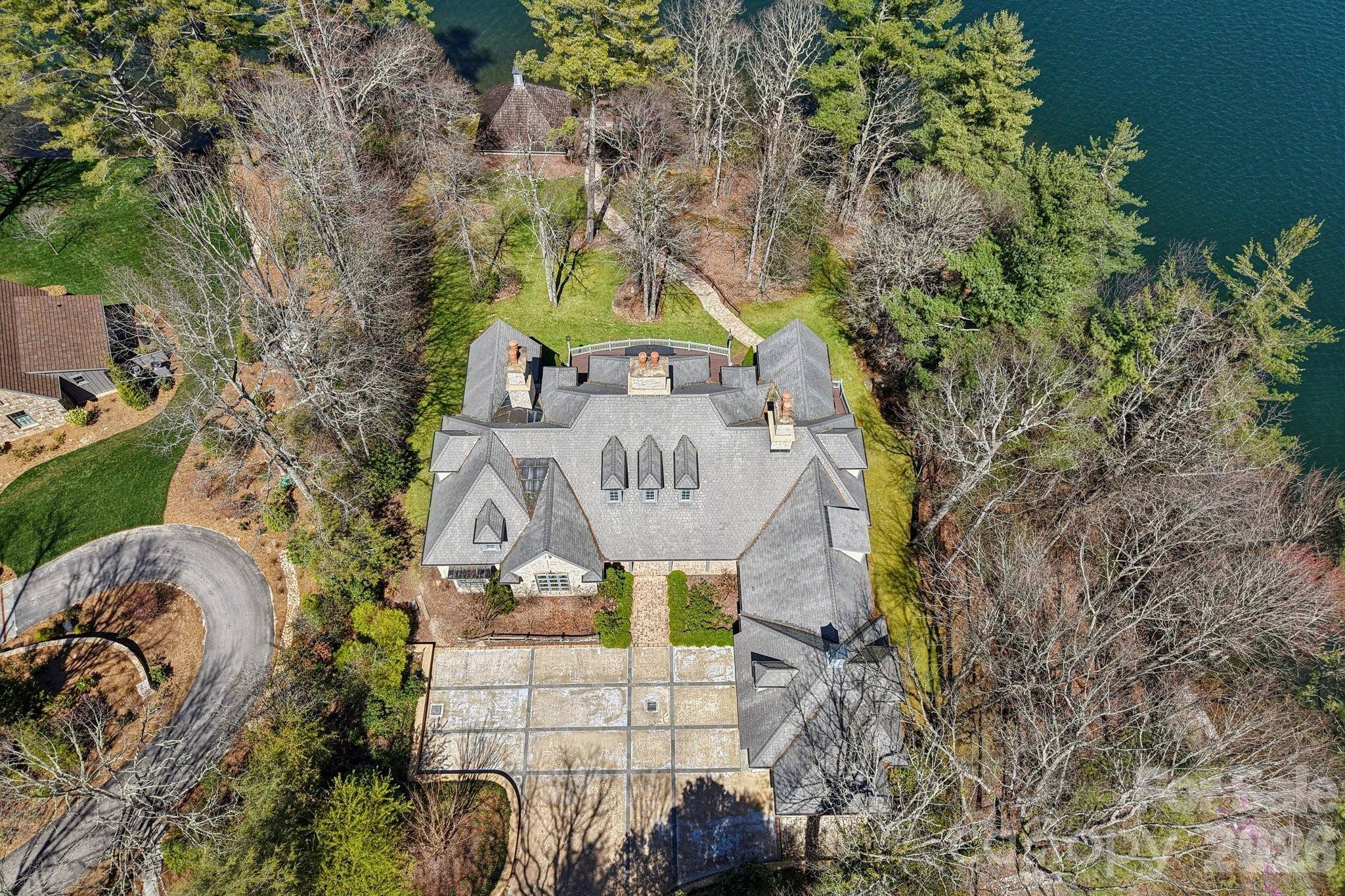 138 Indian TRCE, Lake Toxaway, NC 28747