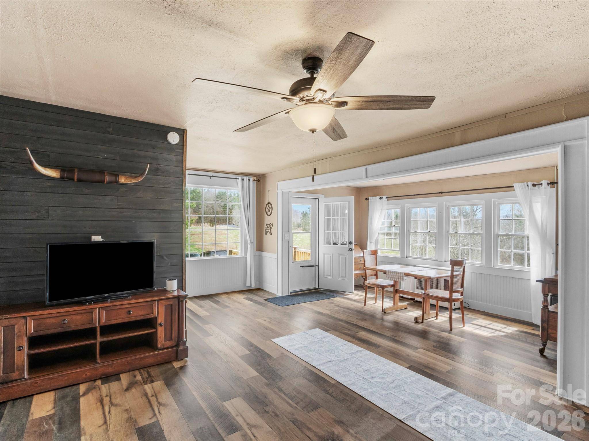 138 Robert Phillips RD, Bakersville, NC 28705