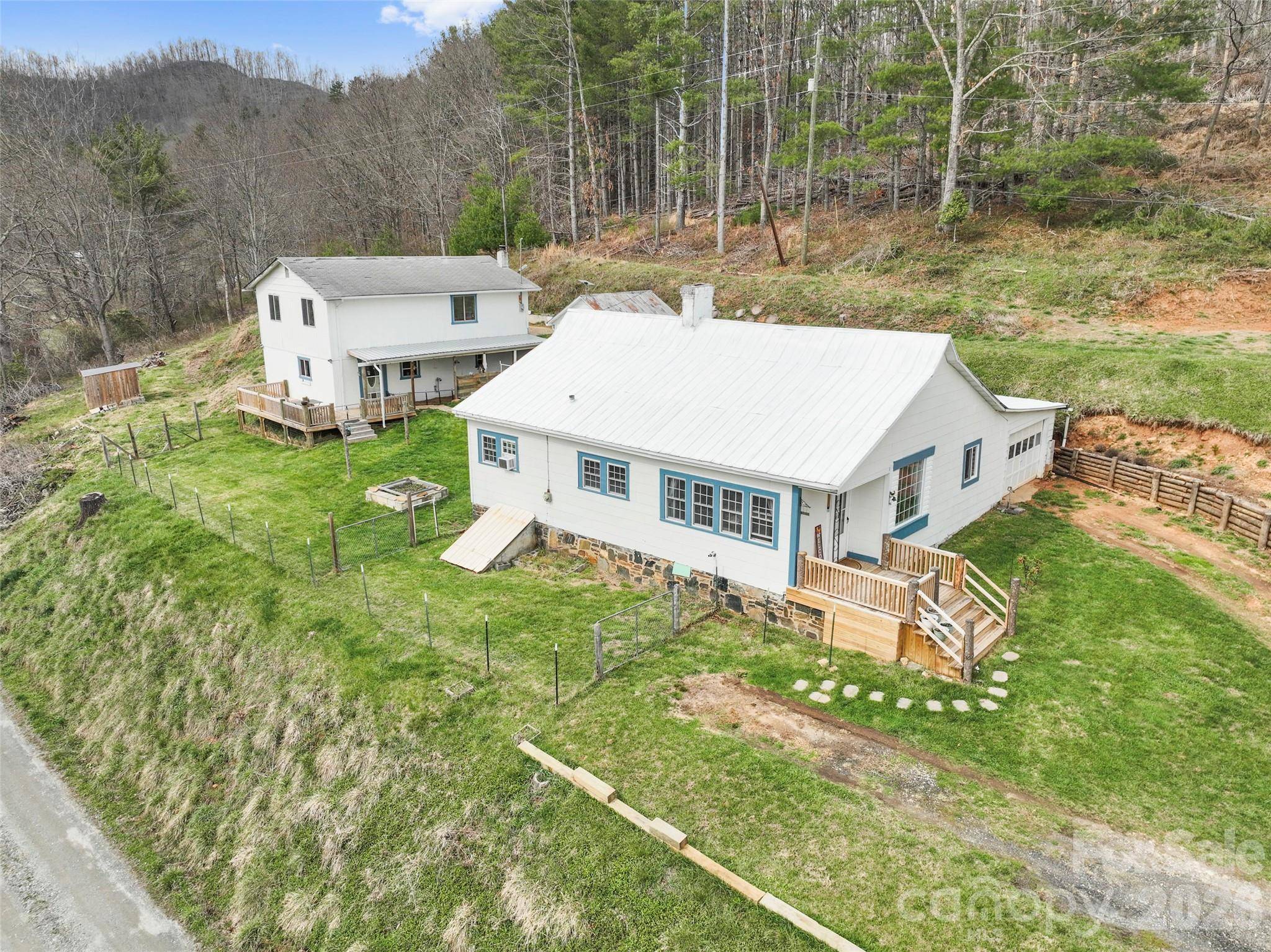 138 Robert Phillips RD, Bakersville, NC 28705