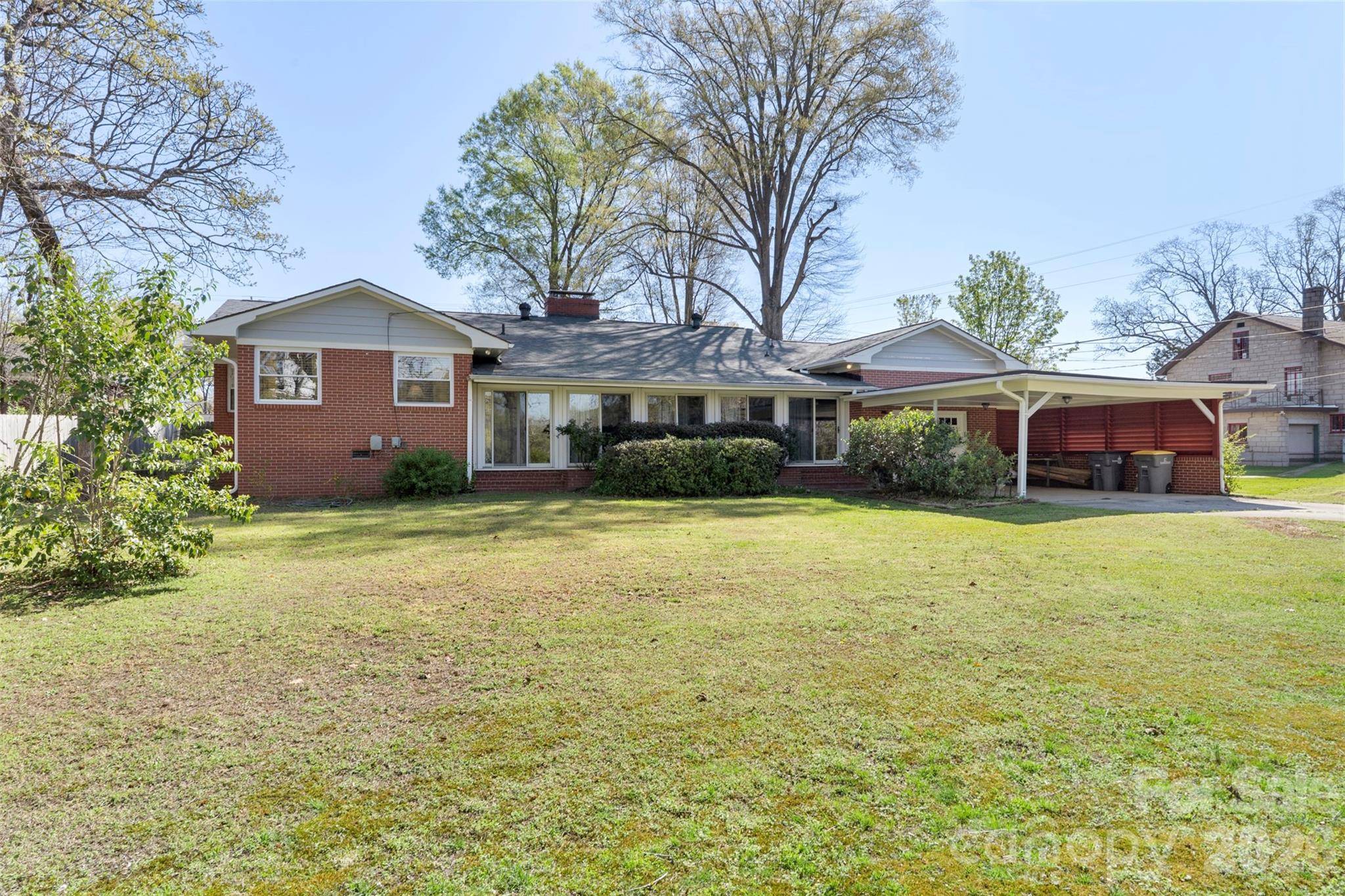 2108 S Cannon BLVD, Kannapolis, NC 28083