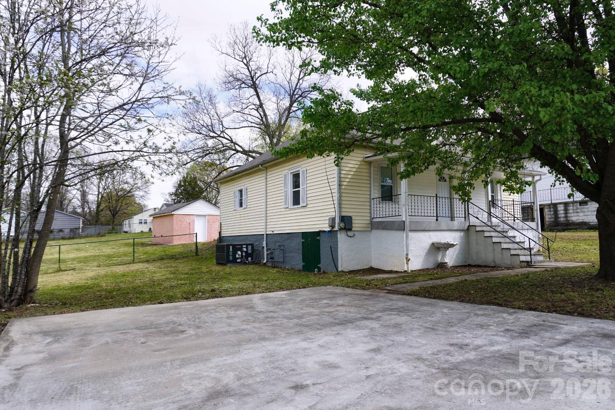 415 E Georgia AVE, Bessemer City, NC 28016