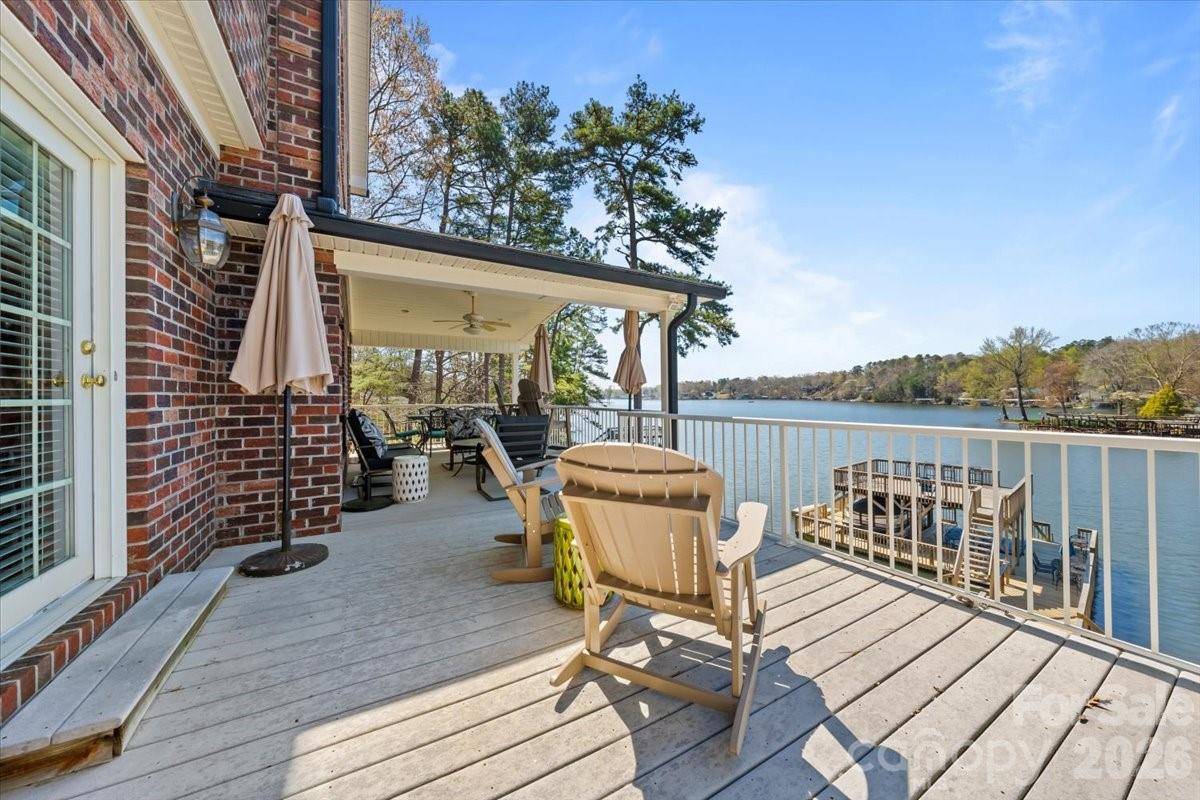704 Shoreline DR, New London, NC 28127