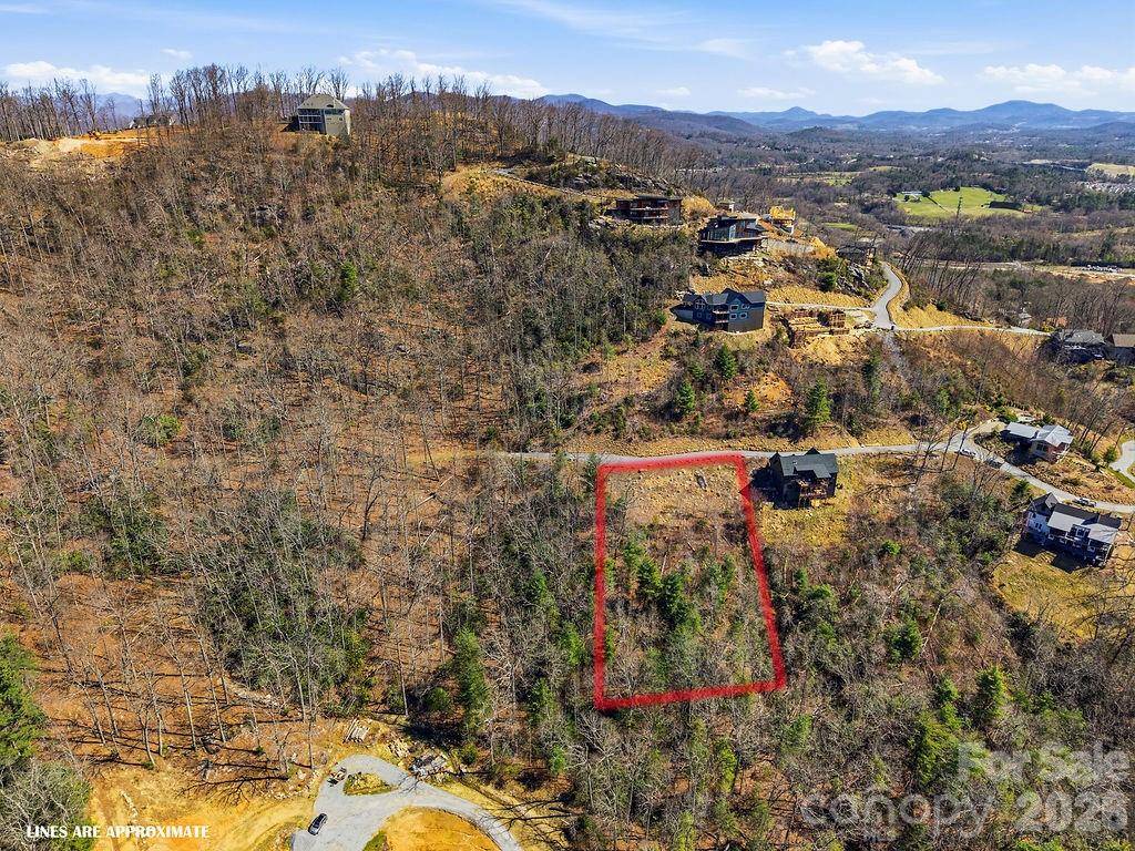 367 Curtain BLF, Hendersonville, NC 28791