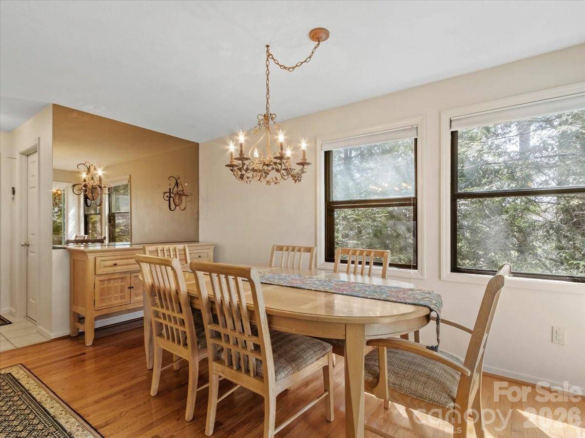 19 Lookout LOOP, Burnsville, NC 28714