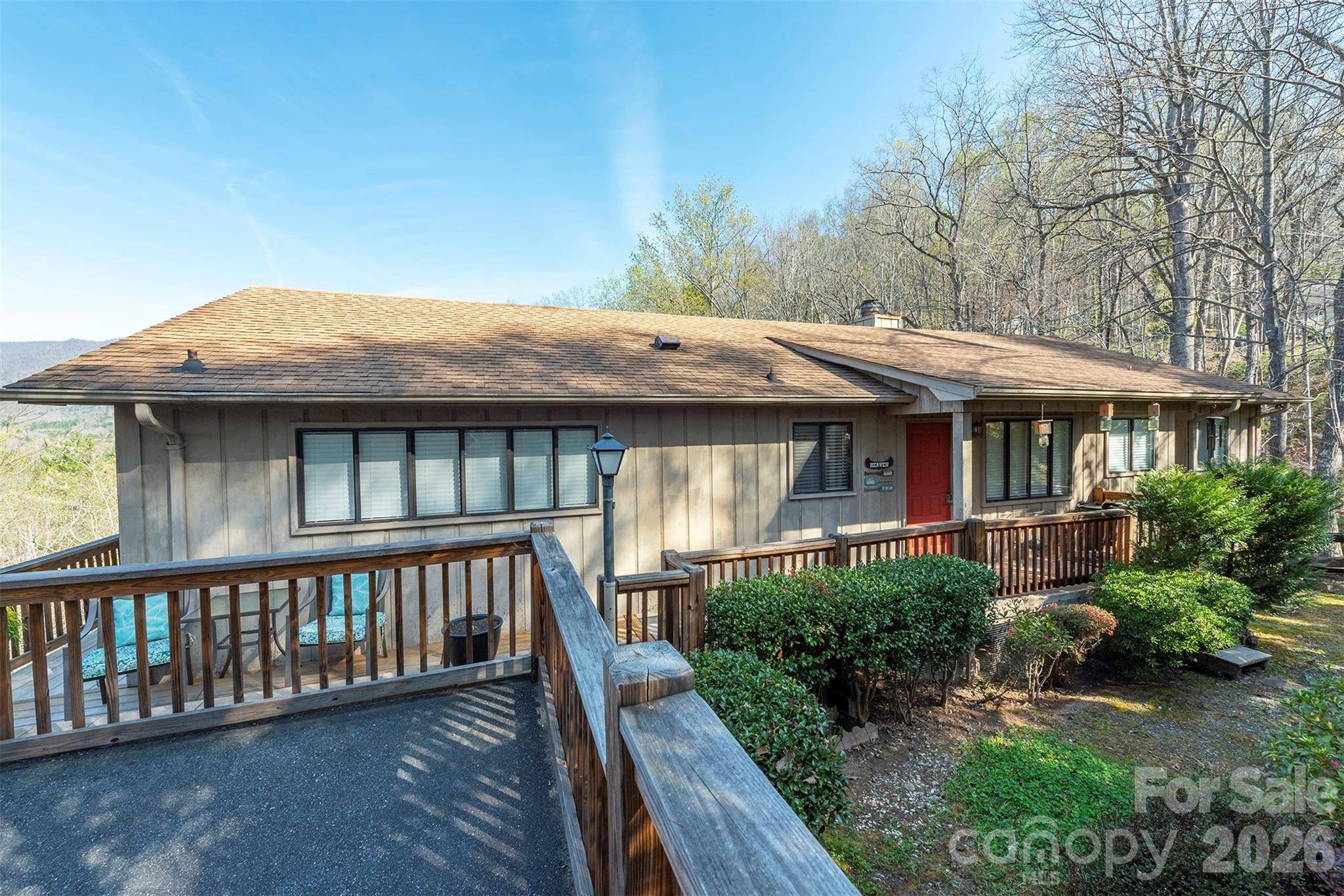 145 White Pine DR, Lake Lure, NC 28746