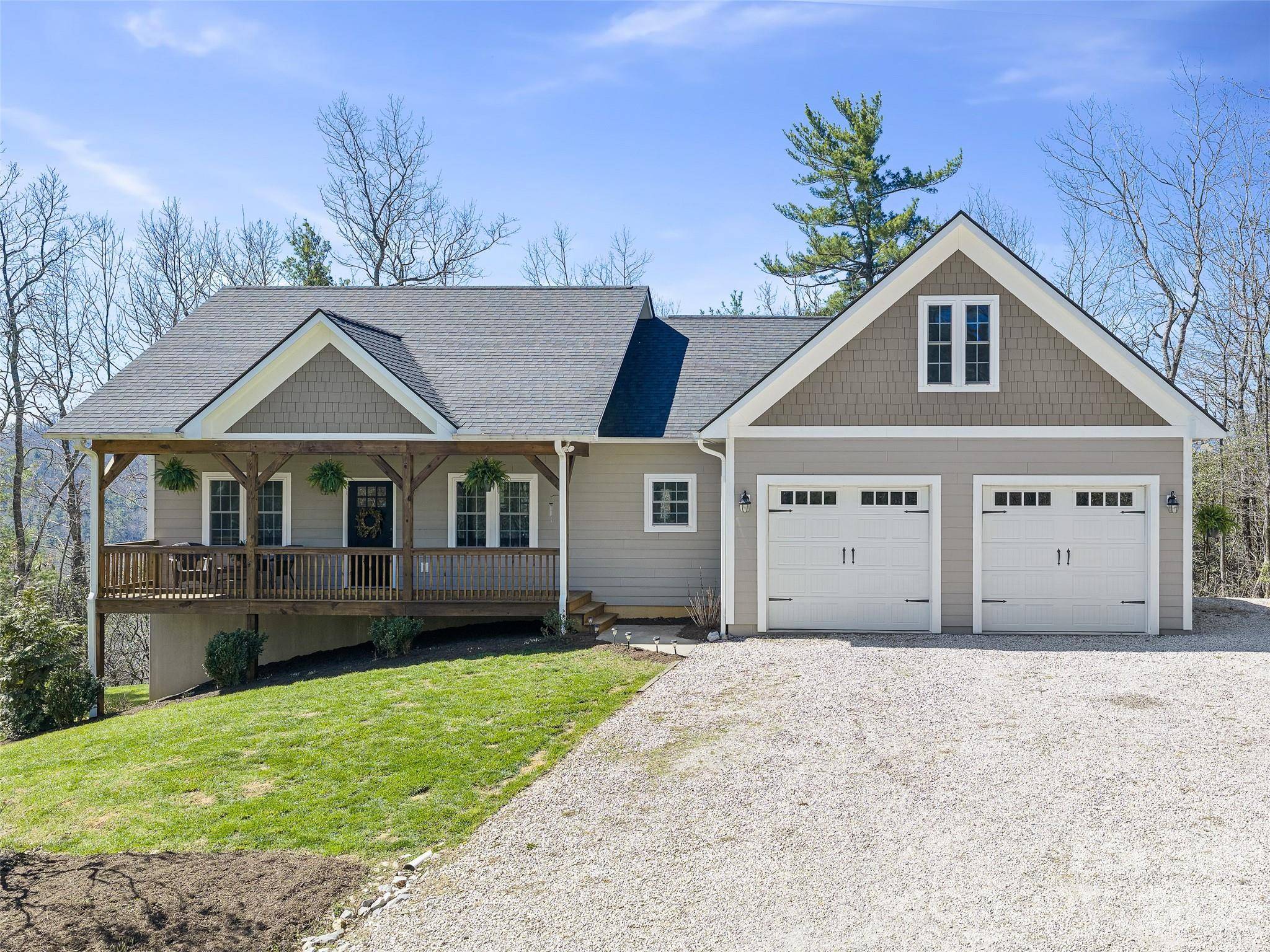 111 Wipprecht DR, Spruce Pine, NC 28777