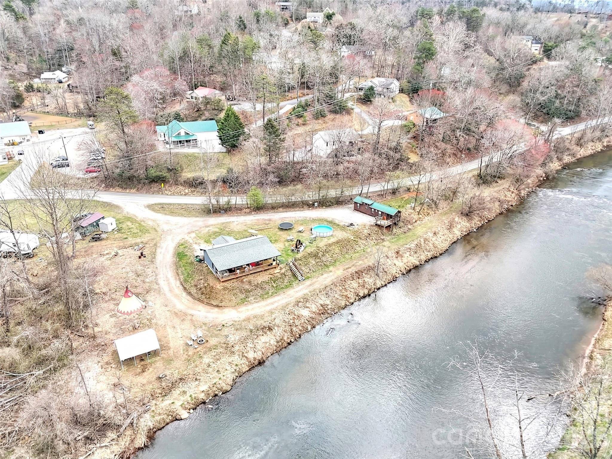 522 N River RD, Sylva, NC 28779