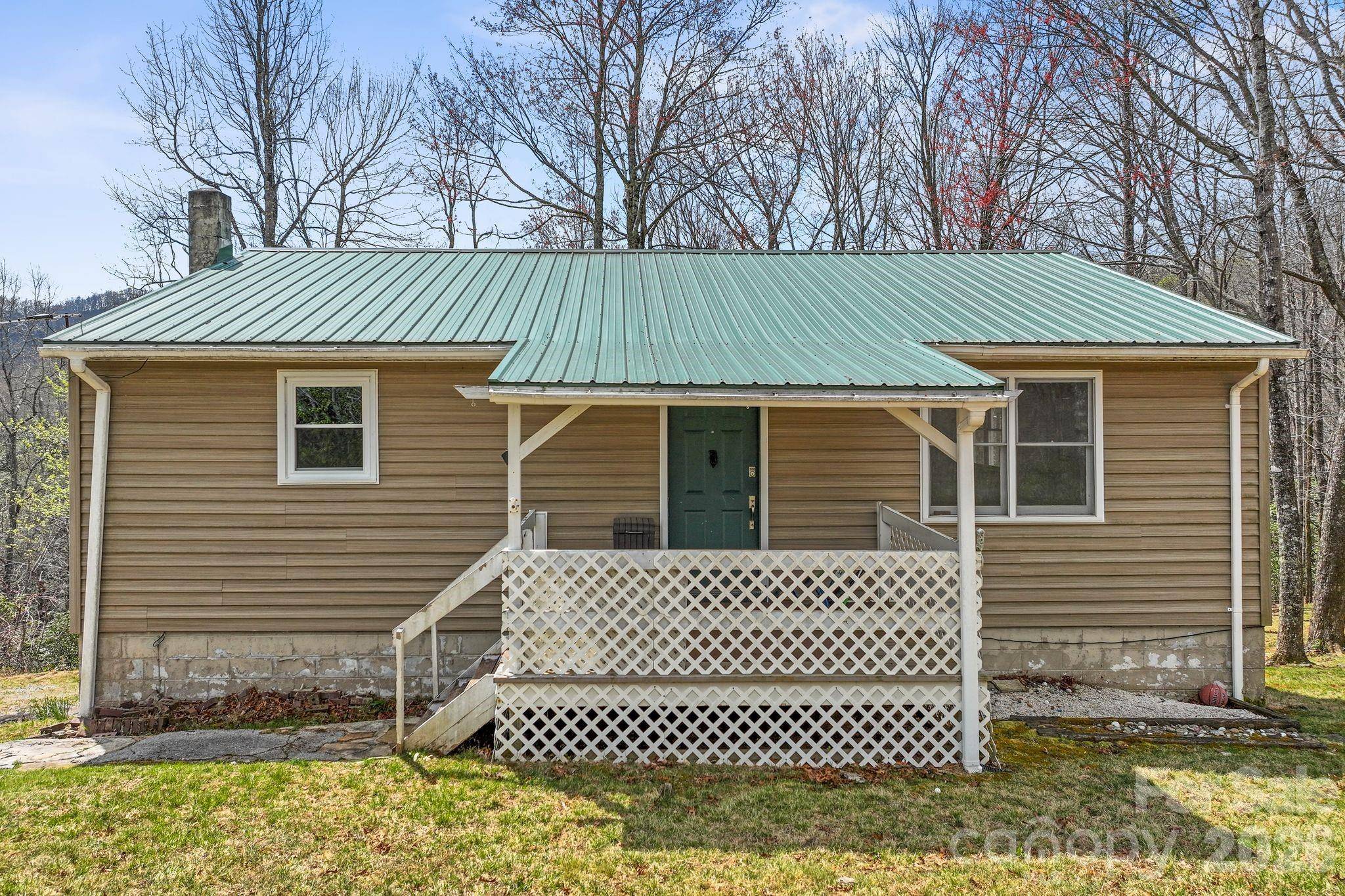 288 Willow LN, Rosman, NC 28772