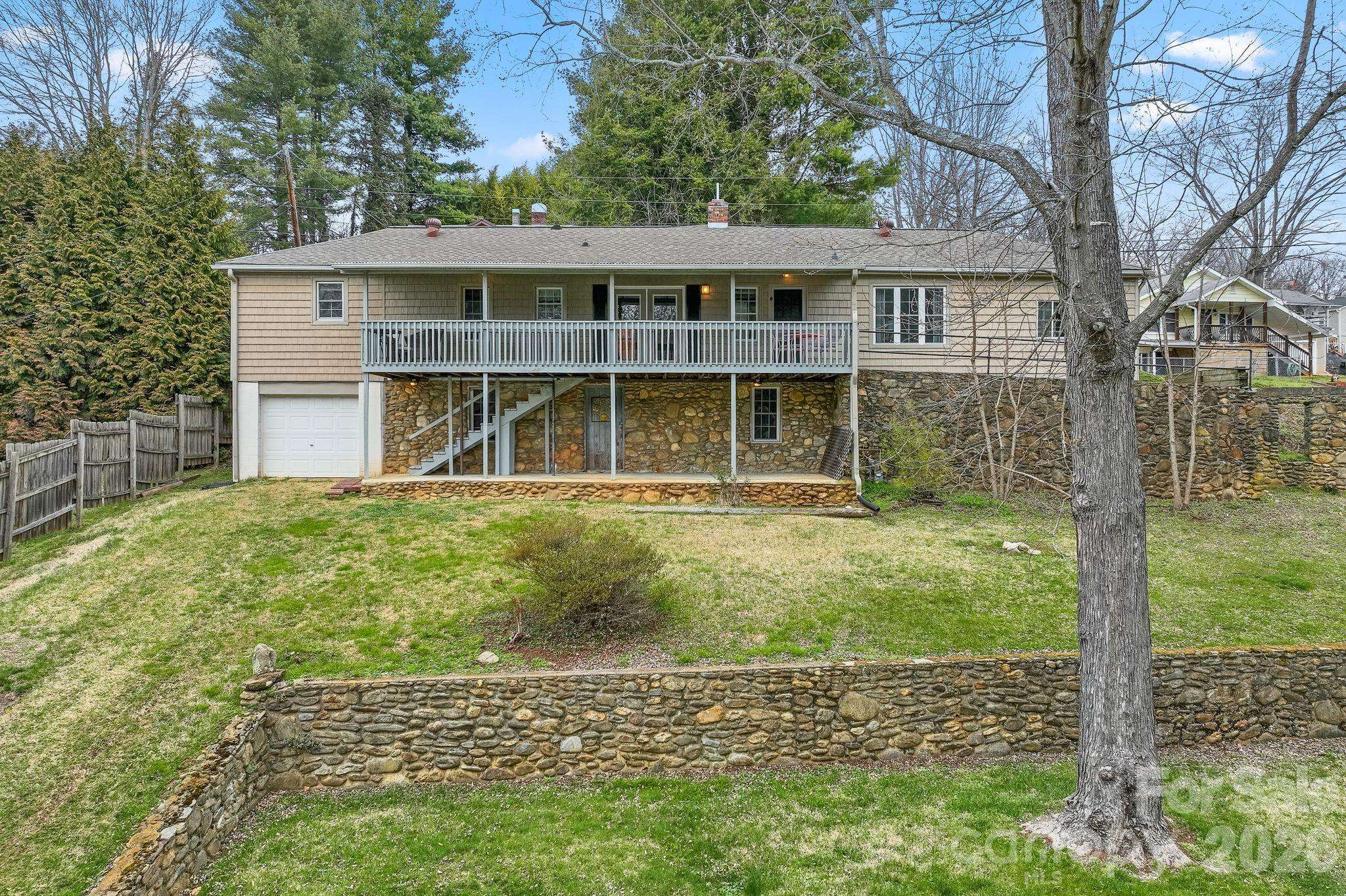 212 Holtzclaw ST #PT # 14-15, Canton, NC 28716