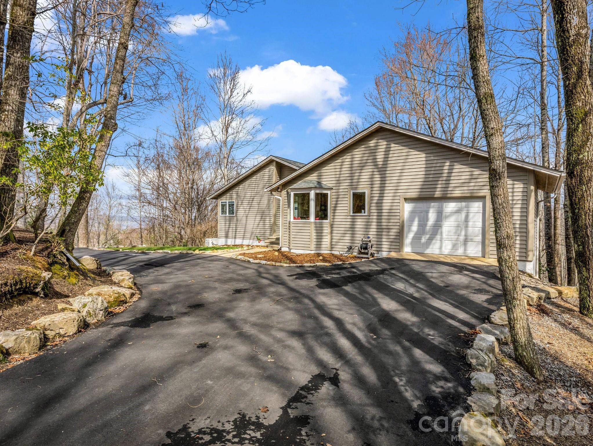 209 Walnut Ridge RD, Brevard, NC 28712
