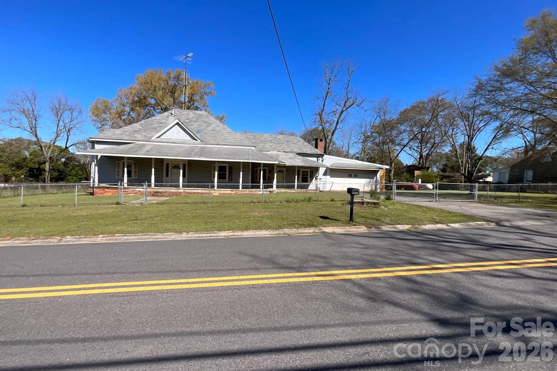 412 W Liberty ST, Winnsboro, SC 29180