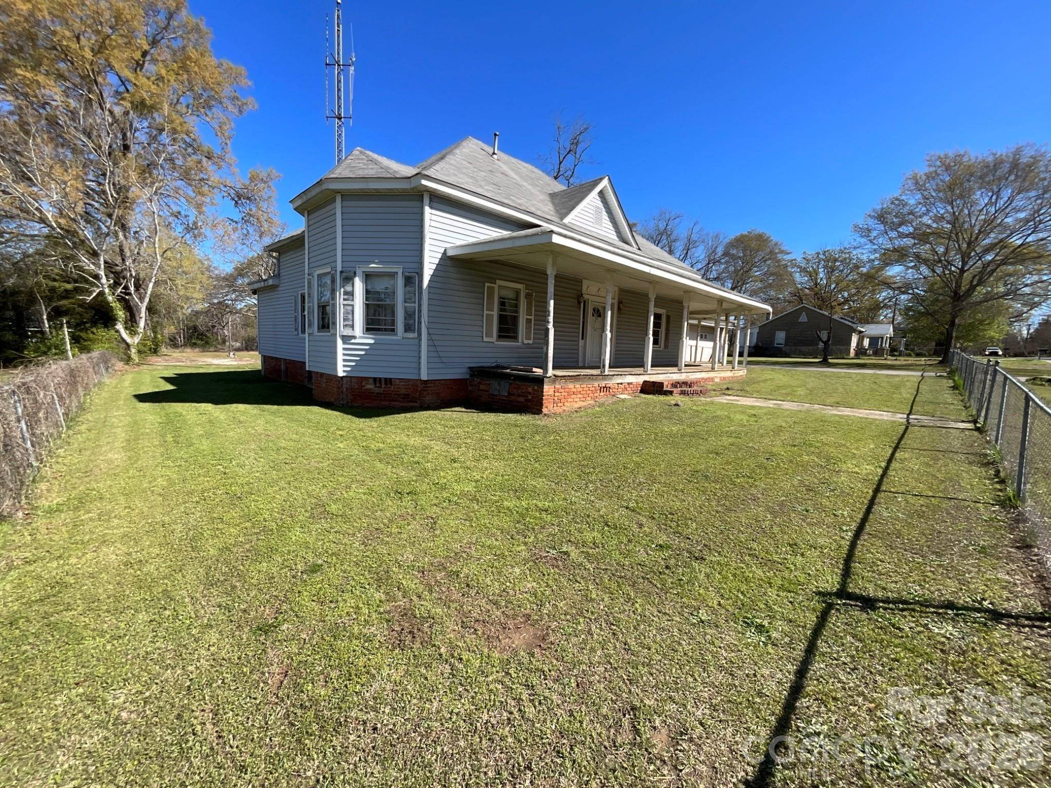 412 W Liberty ST, Winnsboro, SC 29180