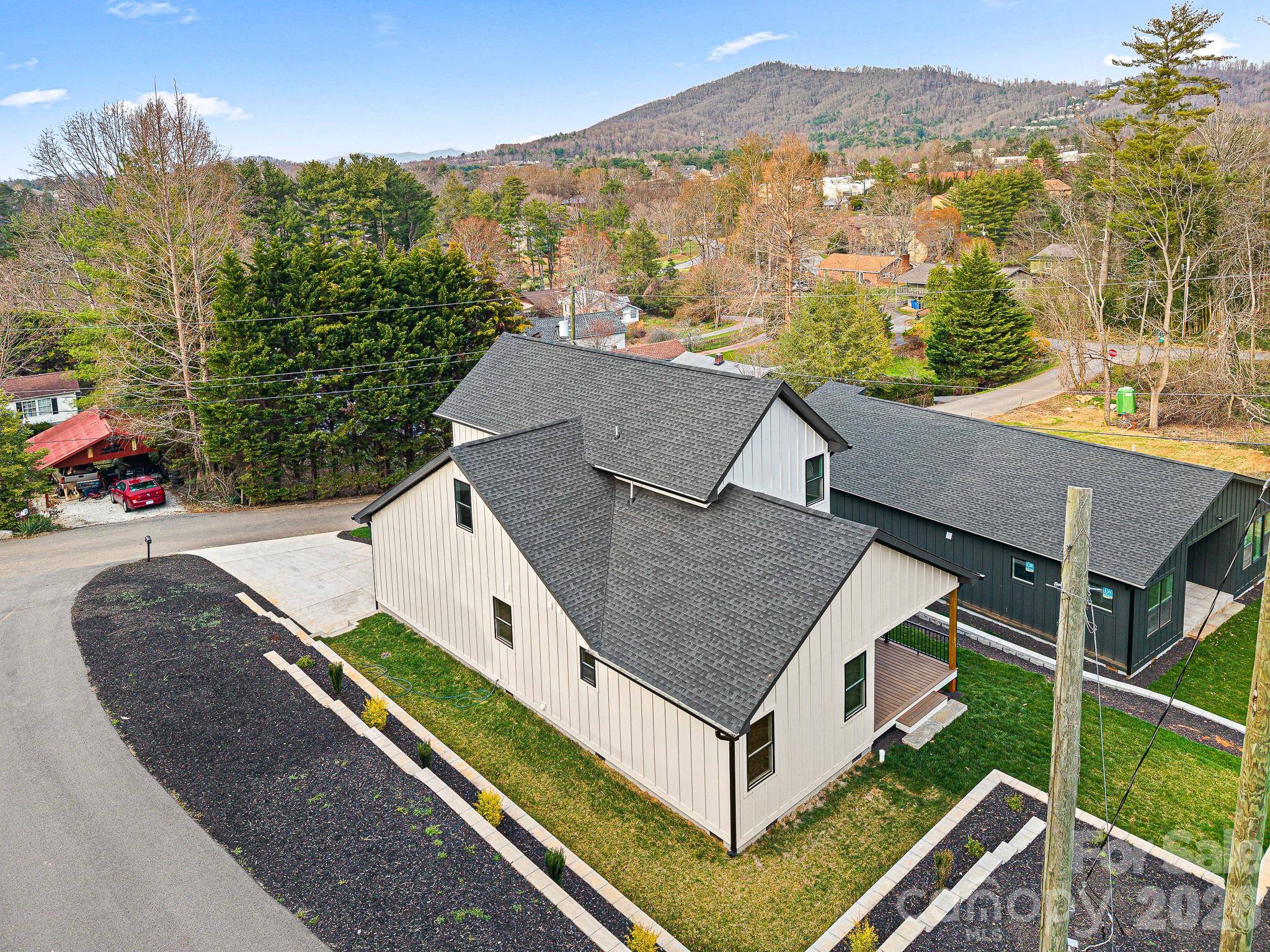 10 Overlook PL, Asheville, NC 28803
