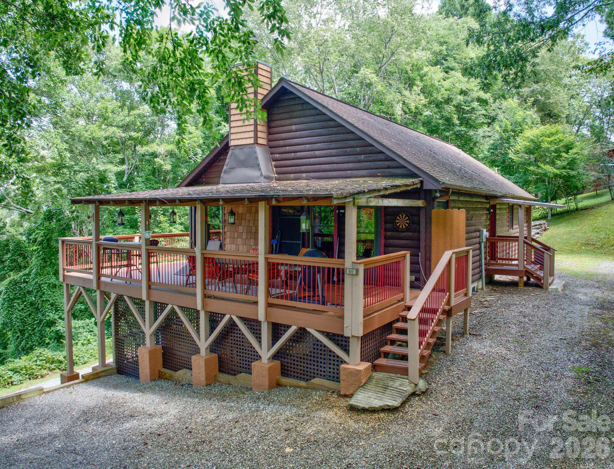 612 Whispering Winds RD, Waynesville, NC 28785