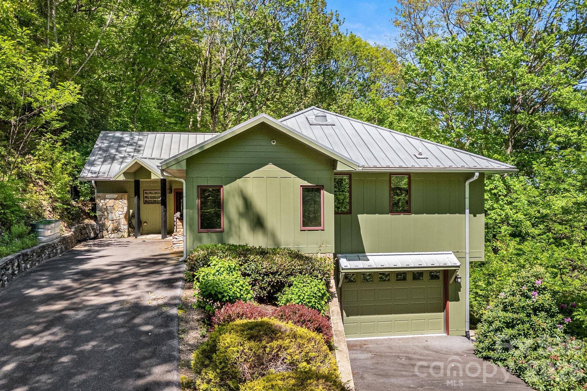 1760 Winding Creek DR, Waynesville, NC 28786