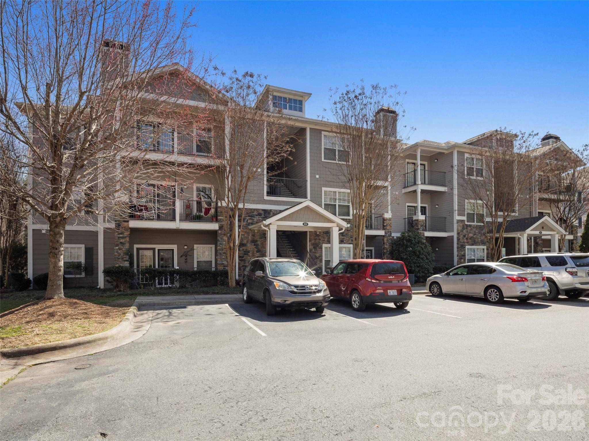 900 Vista Lake DR #208, Candler, NC 28715