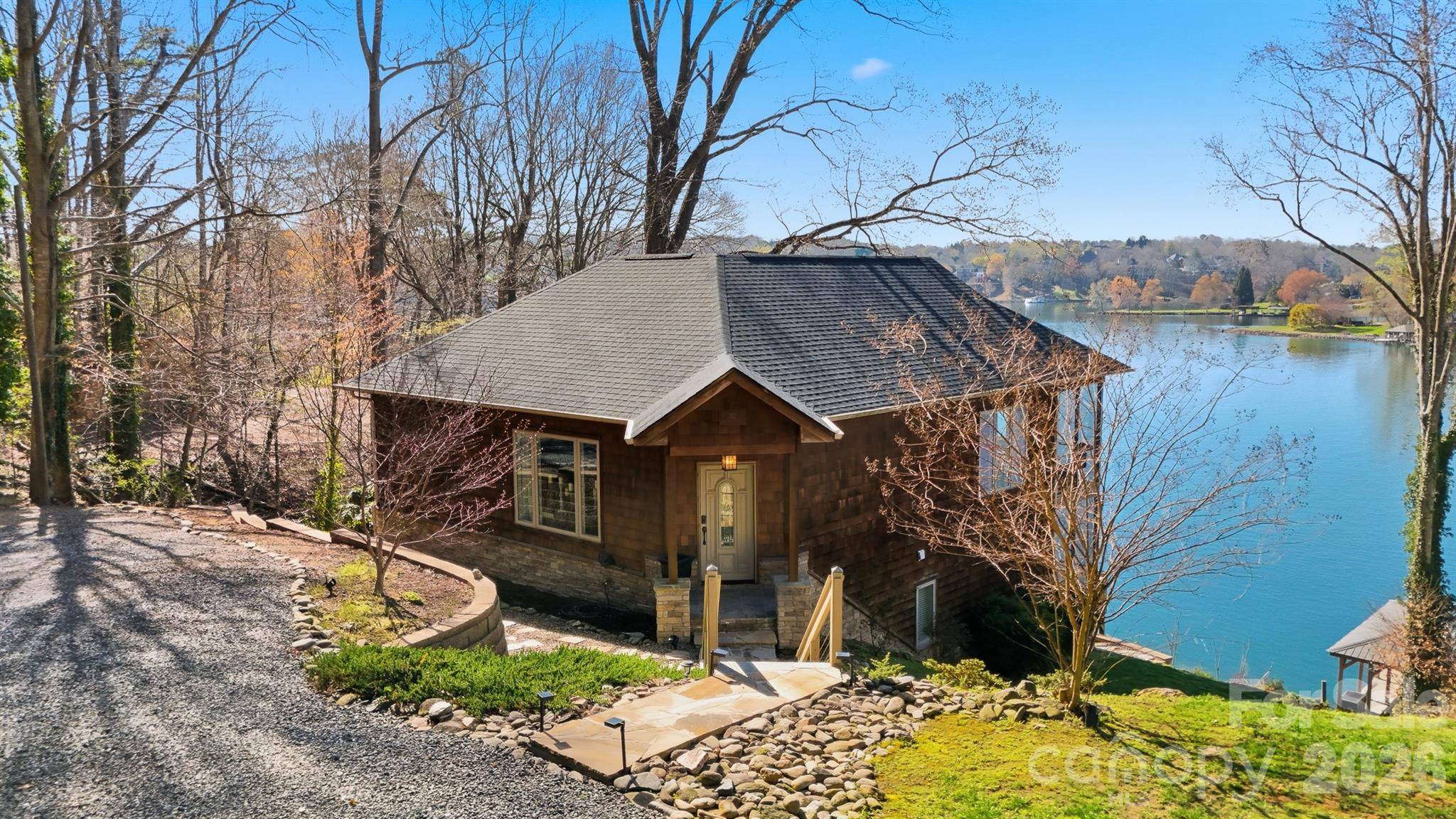 152 Bridge Pointe LN, Hickory, NC 28601