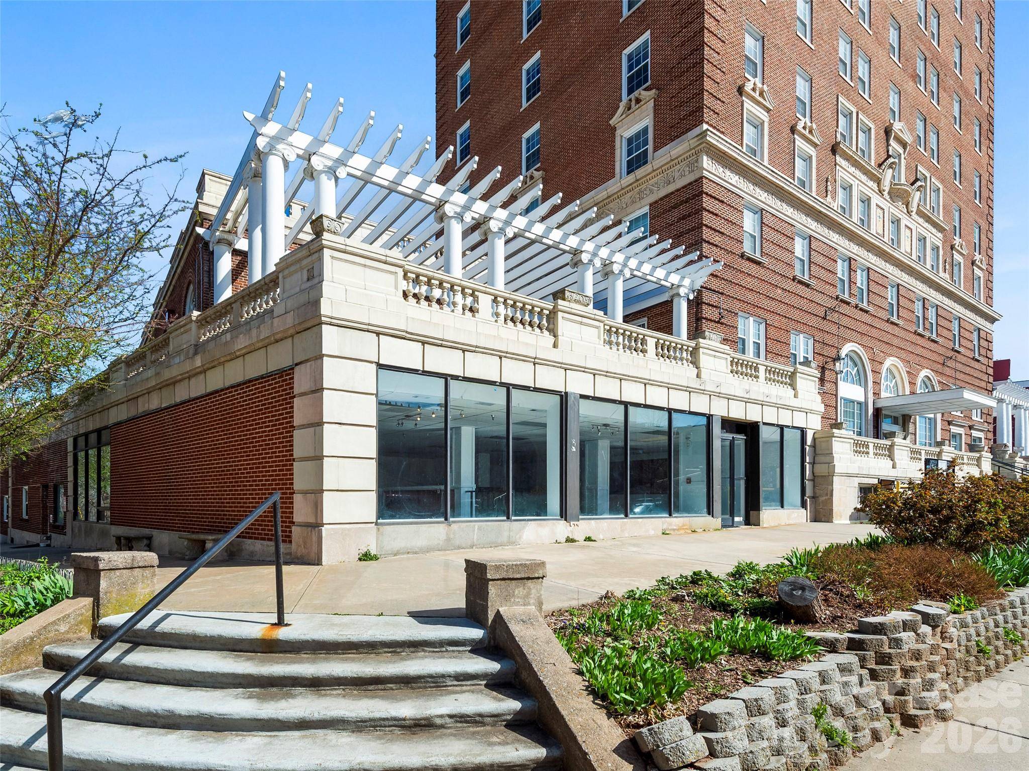 1 Battle SQ #1A, Asheville, NC 28801