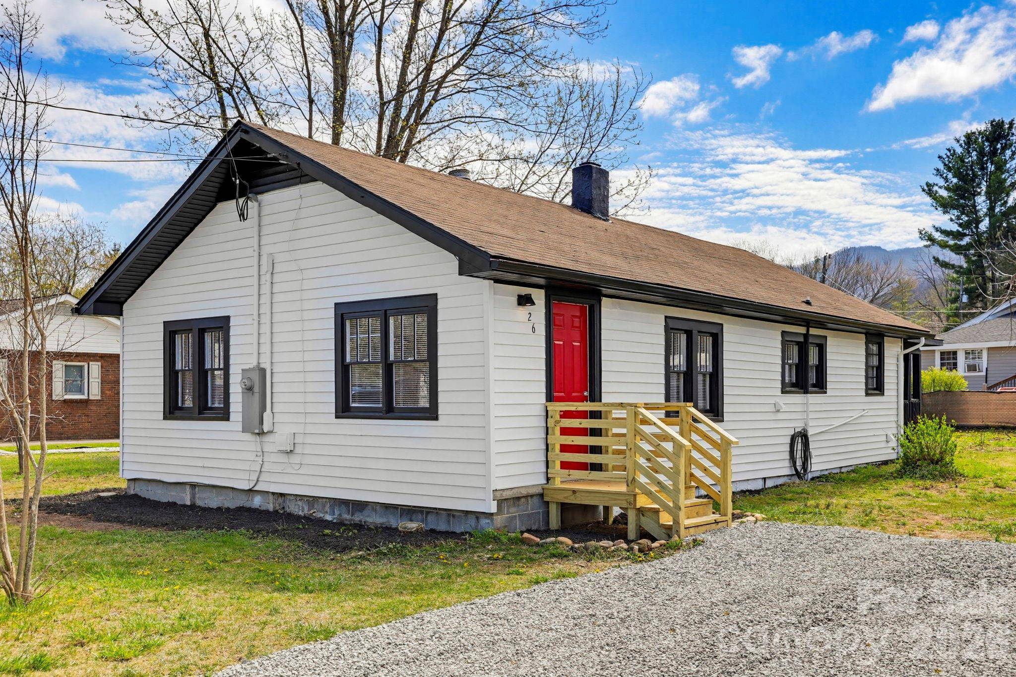 26 Francis ST, Waynesville, NC 28786