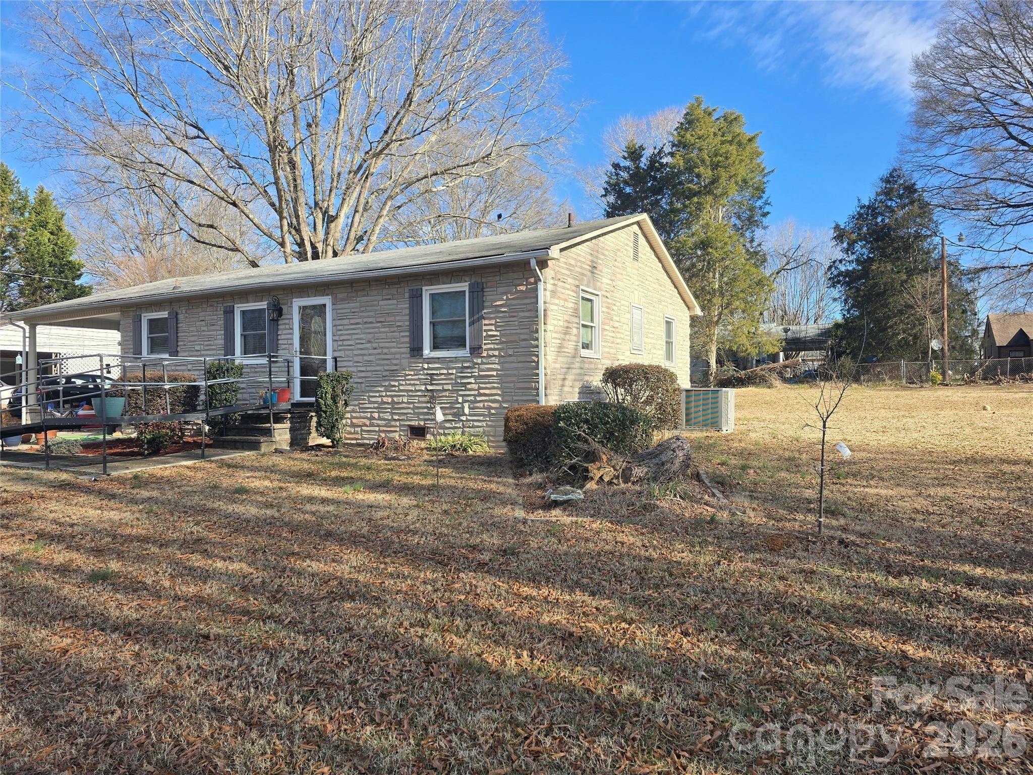 499 Raymond ST, Mocksville, NC 27028